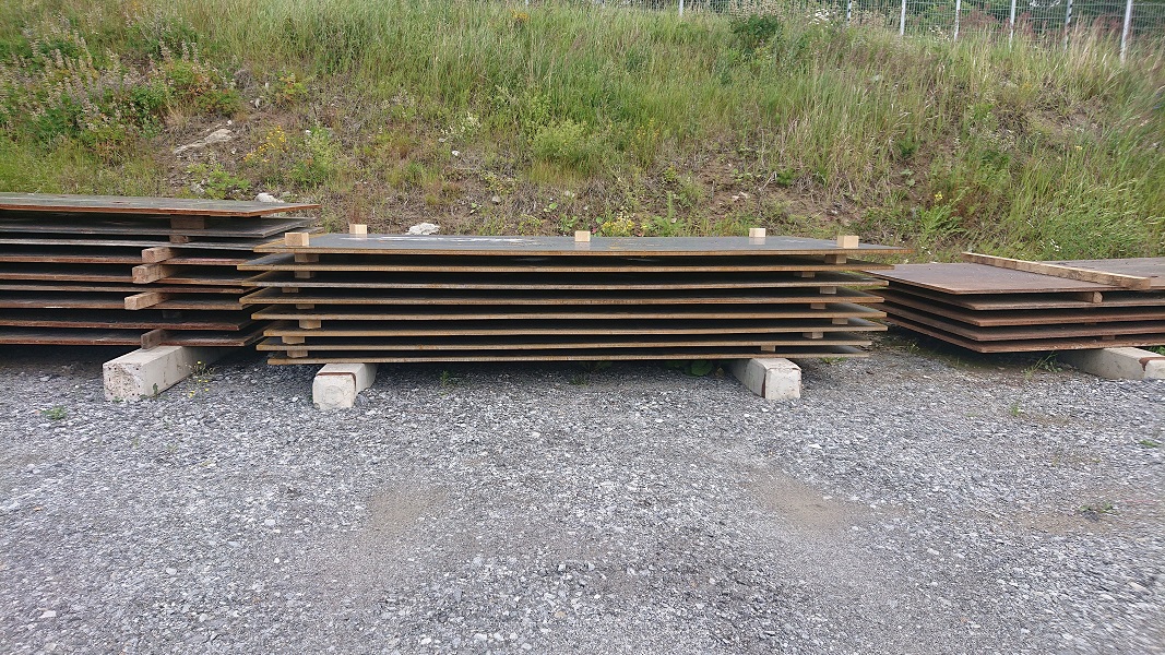 Körplåt 4m vikt 1920kg. Format 30x4000x2000mm